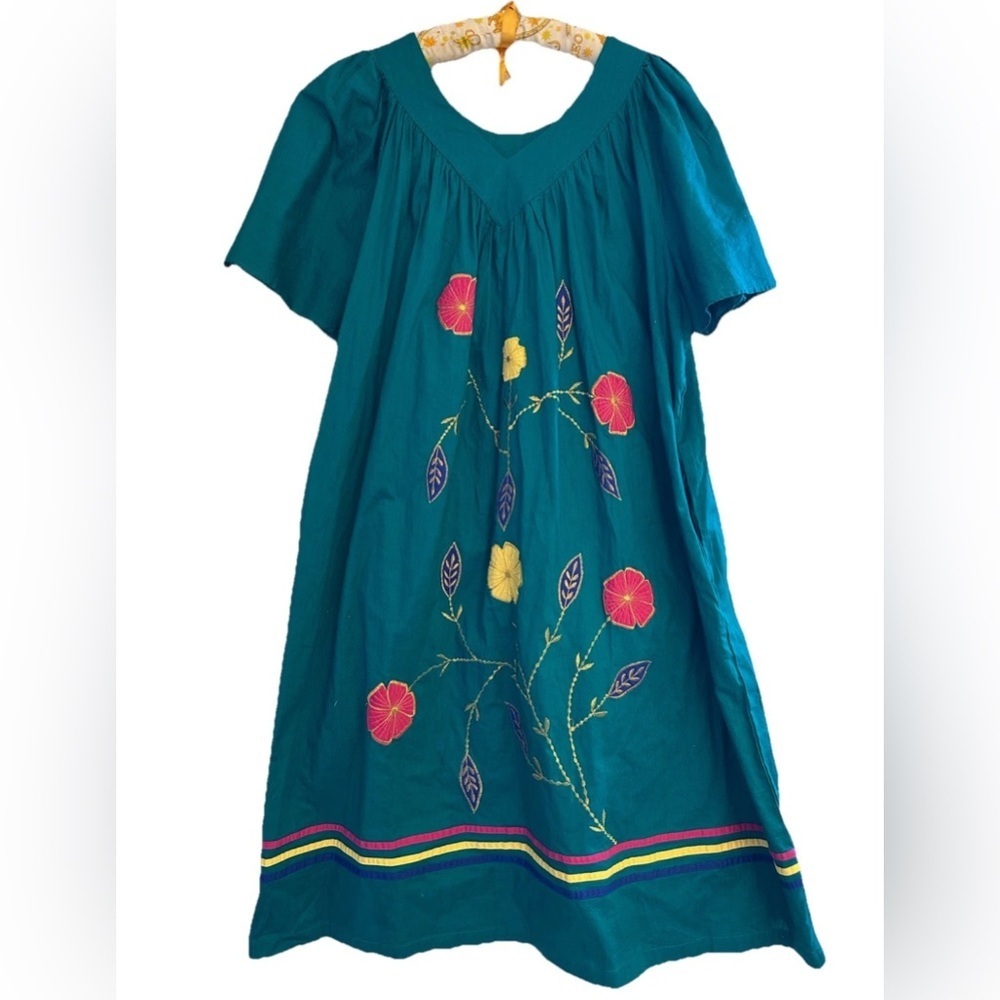 Naqui Embroidered Cotton Caftan Green Dress‎ OS Floral House Dress Boho Mumu Vtg